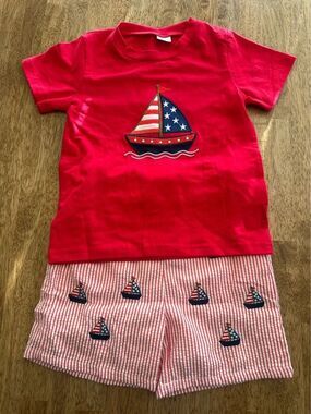 Boys 3-4Y Patriotic Sailboat Applique Shirt Seersucker Shorts Set NWOT